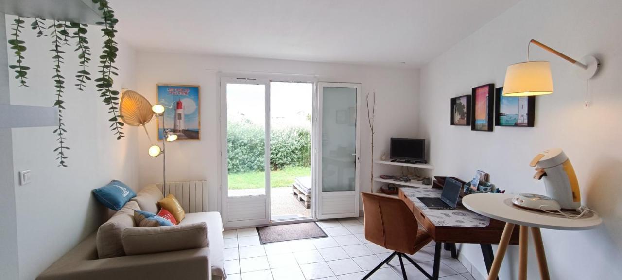 Semaphore Plat - Maisonnette -Residence - Piscine 莱萨布勒-多洛讷 外观 照片